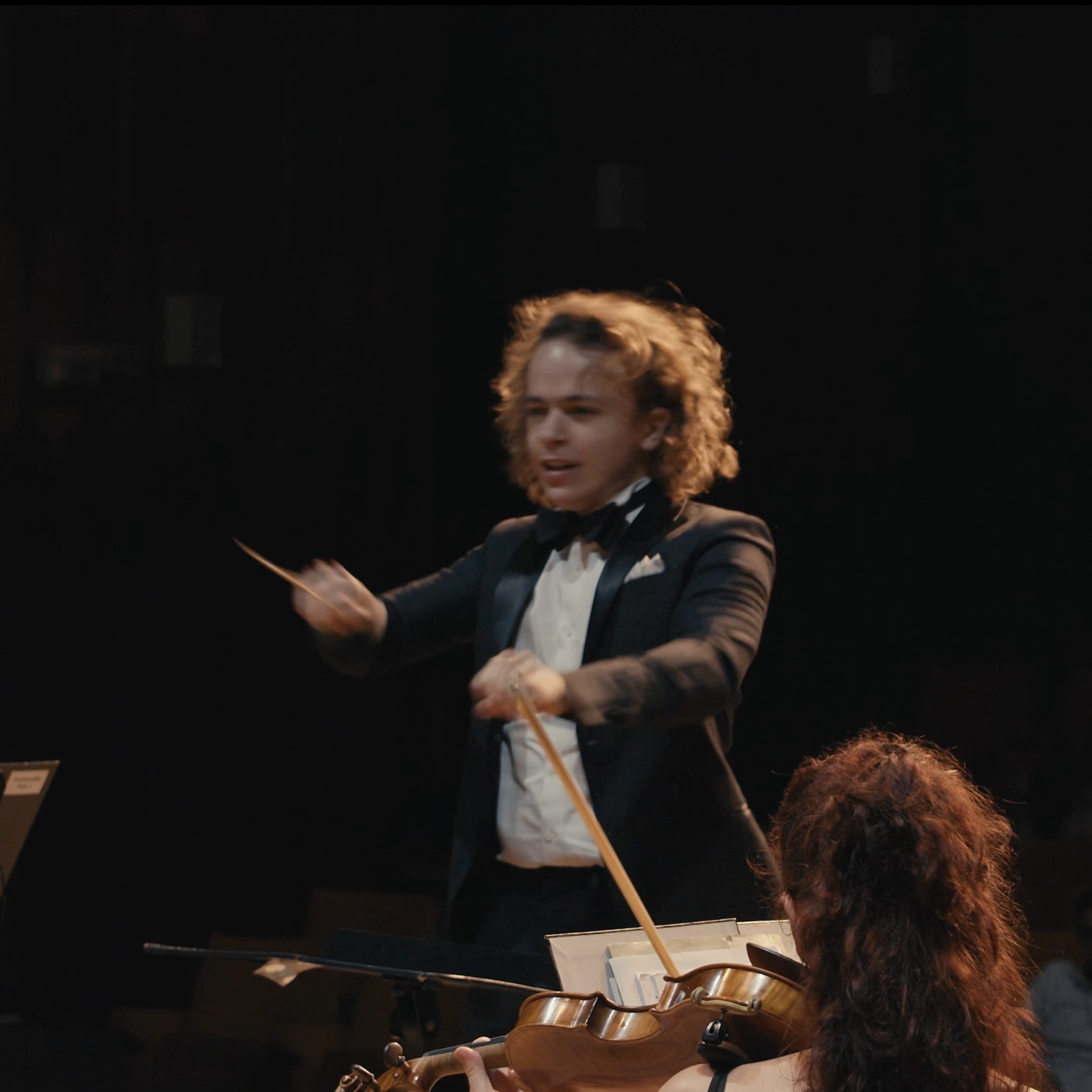 Oscar conducting